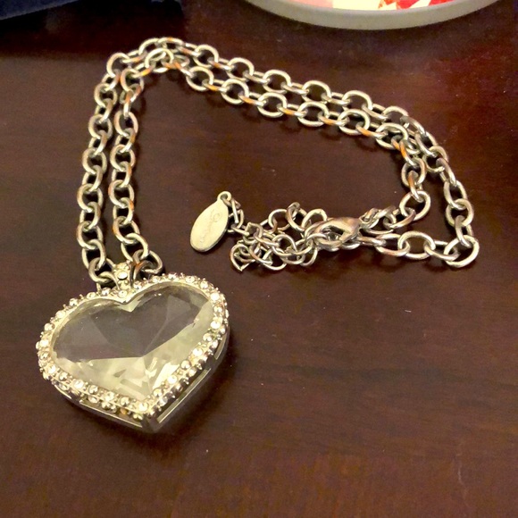 GUESS HEART NECKLACE 💕💕💕 - Picture 1 of 4